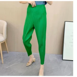 cn-11134207-820l4-mlnaqp96680598.webp Pleated High Waist Carrot Pants Free Size 40kg-60kg