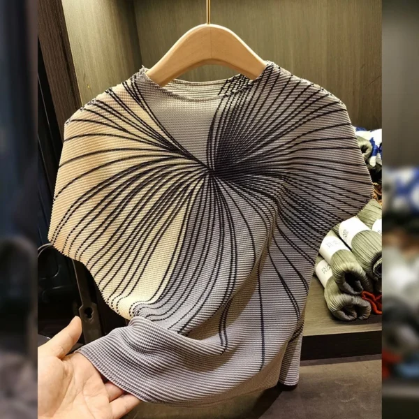 sg-11134201-7qvfa-lh4ukvbxlg531d.webp Printed Pleated Short Sleeve Top Free Size 40kg-65kg