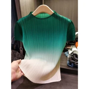 sg-11134201-7r98o-lkwk5mbp52snb4.webp Miyake Gradient Pleated Short Sleeve Top Free Size 40kg-65kg