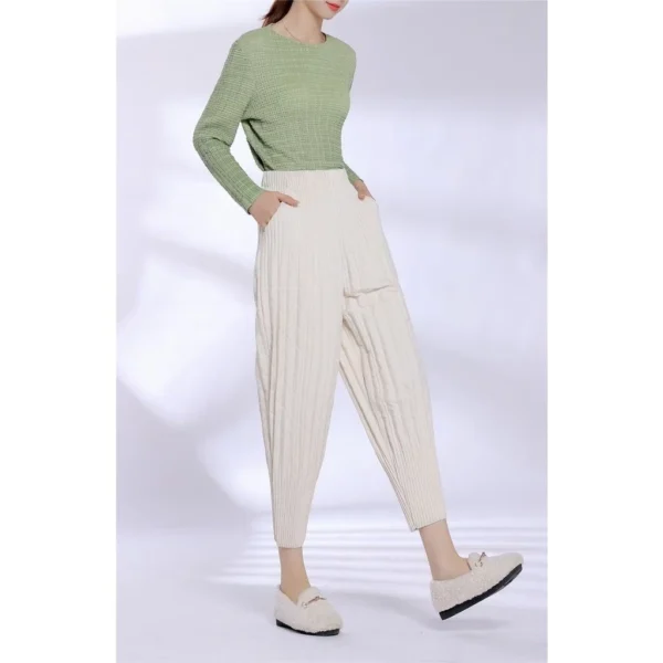 sg-11134201-7ren7-m1pbwzxmw2w79d.webp Thick Pleated Ankle Length Harem Pants Free Size 40kg-65kg