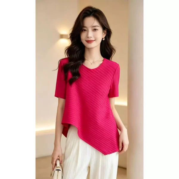 sg-11134201-823ox-mp3g9k7xegi7a6.webp Pleated Round Neck Irregular Top Free Size 40kg-65kg
