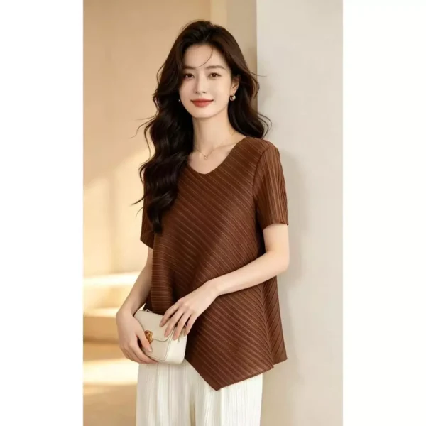 sg-11134201-823qj-mp3g9l2opde416.webp Pleated Round Neck Irregular Top Free Size 40kg-65kg