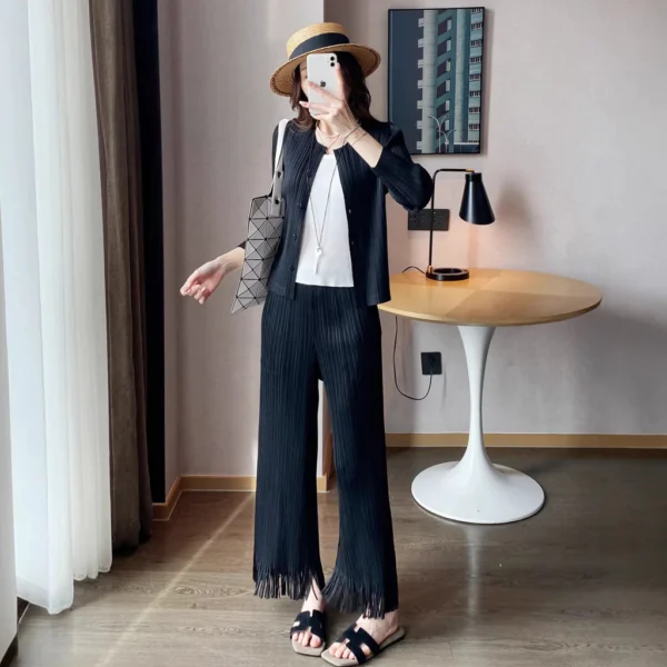sg-11134201-8258d-mrc09b1rrb4047.webp Pleated Casual Two Piece Suit Set Free Size Top 40kg-65kg Bottom 40kg-65kg