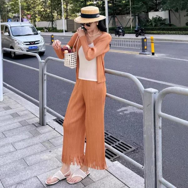 sg-11134201-825al-mrc0996yjnkcb1.webp Pleated Casual Two Piece Suit Set Free Size Top 40kg-65kg Bottom 40kg-65kg