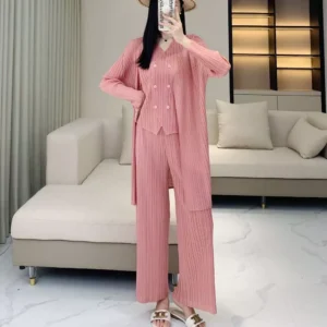 sg-11134201-825ao-mra314s099fk7f.webp Pleated Three Piece Suit Set Free Size Top 40kg-65kg Bottom 40kg-65kg